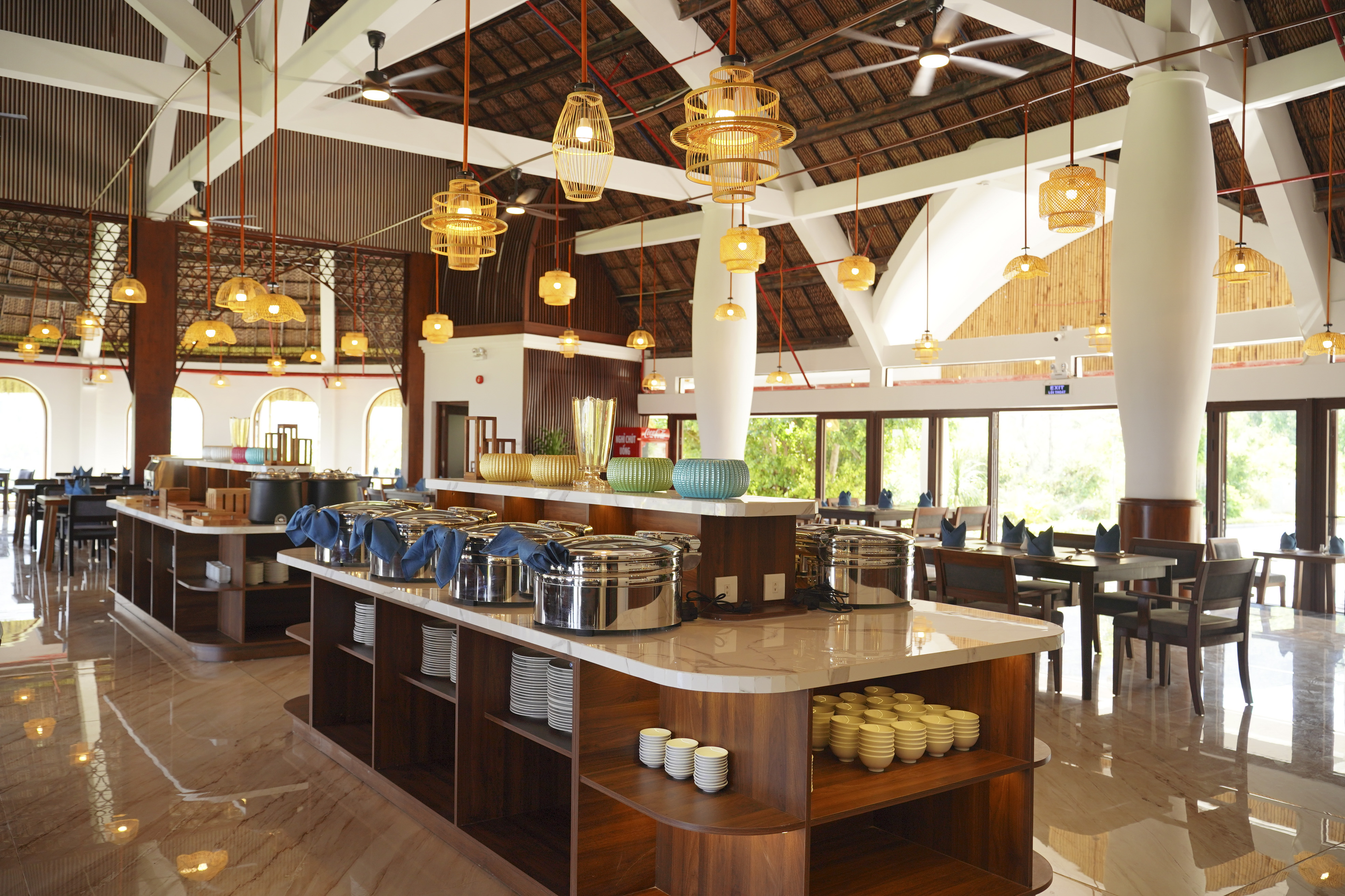 Nhà Hàng Blue Haven
