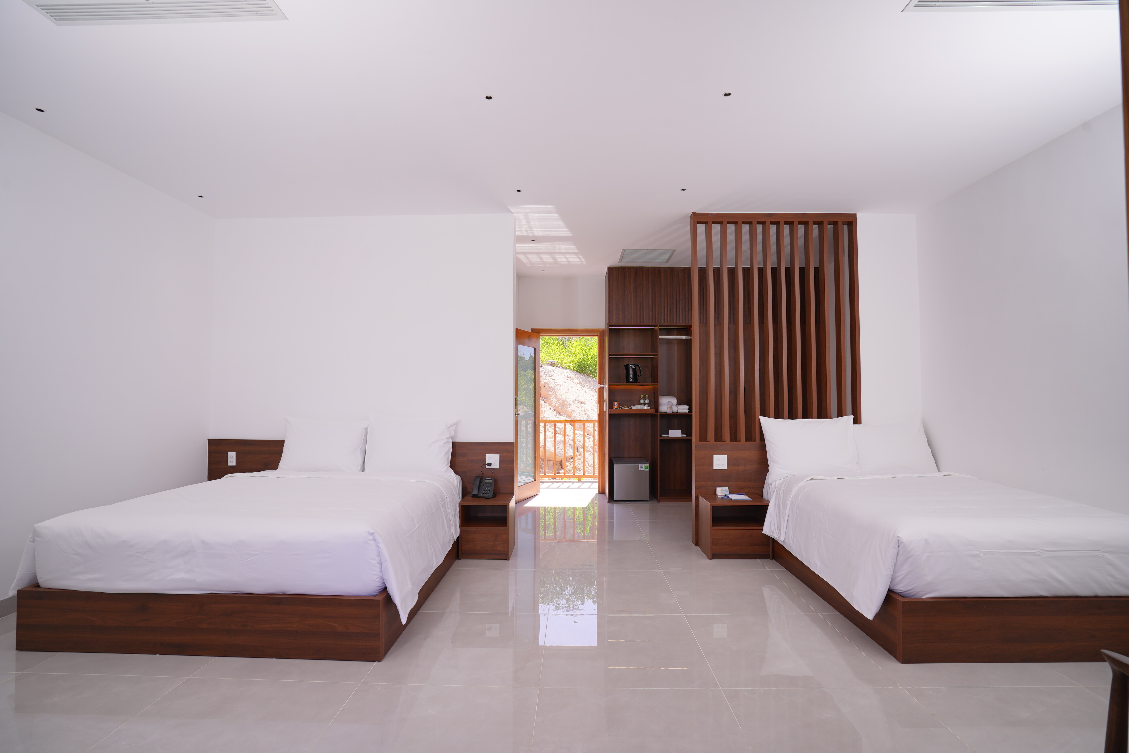 Hilltop Duplex – Ocean & Mountain View (Twin bed) 55m²
